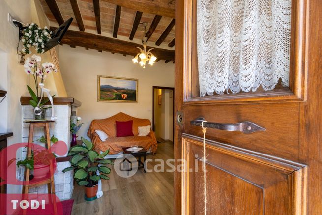 Appartamento in residenziale in Vocabolo Santi Deu 42