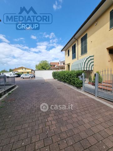 Villetta a schiera in residenziale in Via di Mezzo 146