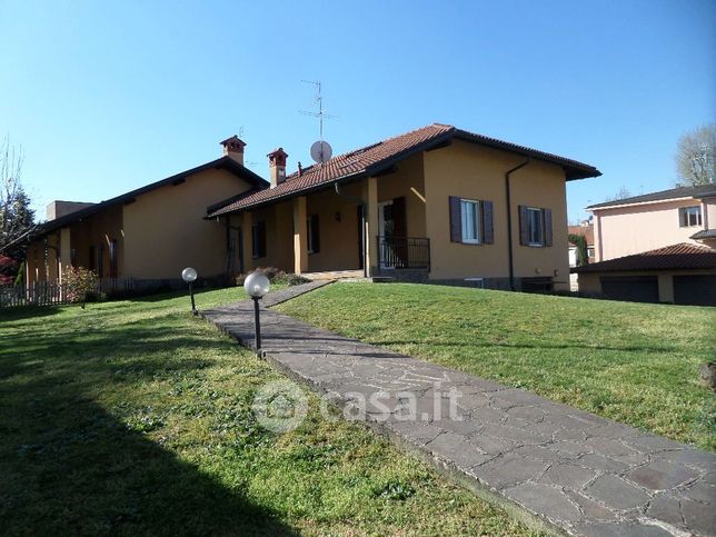 Villa in residenziale in Via Antonio Gramsci 3