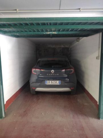 Box/posto auto in residenziale in Via Maiolo