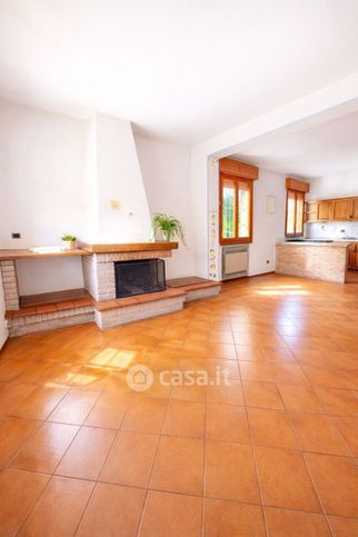 Appartamento in residenziale in Via Chiaviche 20