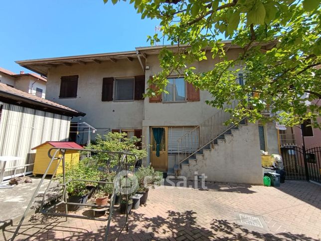 Villa in residenziale in Via Pella Remo 69