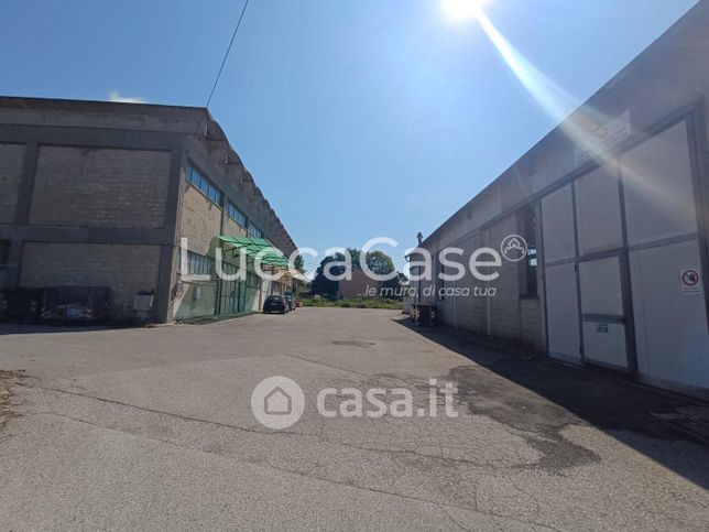 Capannone in commerciale in Via Romana Ovest