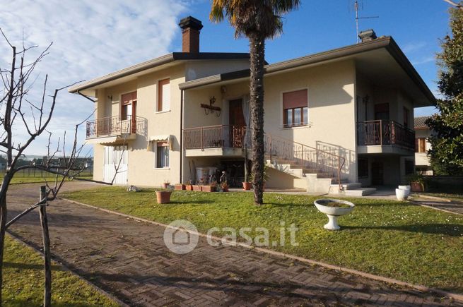 Casa indipendente in residenziale in Via Miris 1