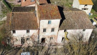Villetta a schiera in residenziale in Via di Buti