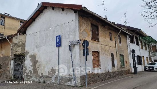 Casa indipendente in residenziale in Viale del Cimitero 1