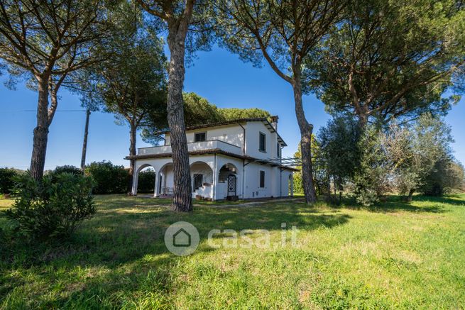 Villa in residenziale in Strada Pozzo Ranieri 7