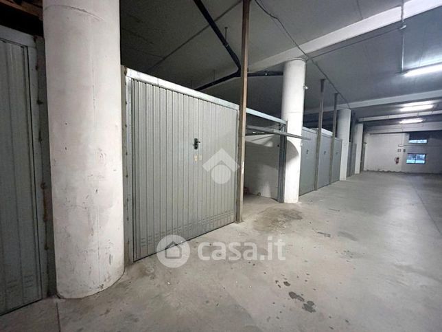Box/posto auto in residenziale in Via Ruca 298