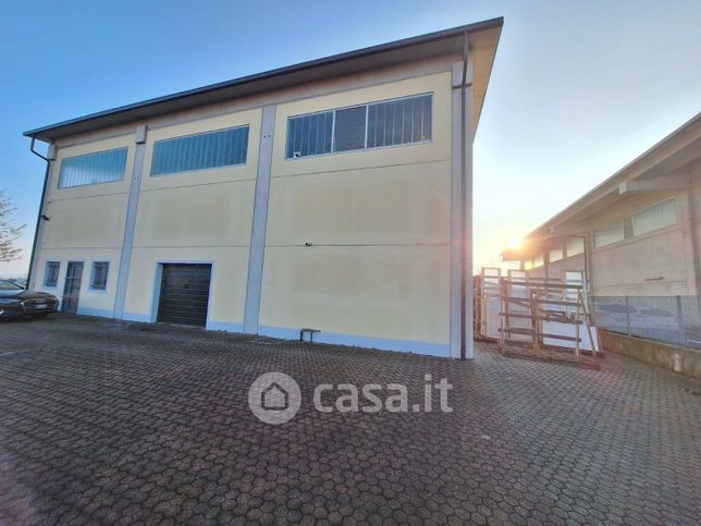 Capannone in commerciale in Via Dell'Agricoltura