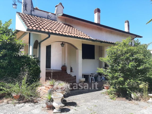 Villa in residenziale in Via appennini