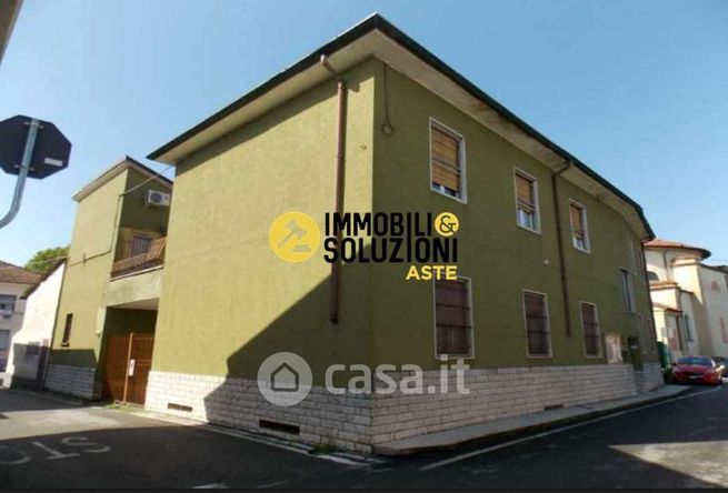 Appartamento in residenziale in Via Trento 4