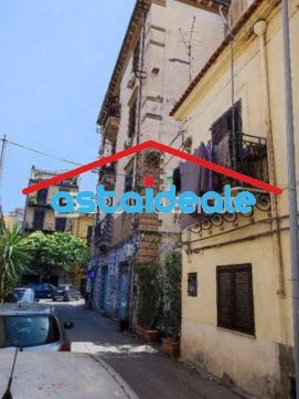 Appartamento in residenziale in Via Giovan Battista Caruso 12