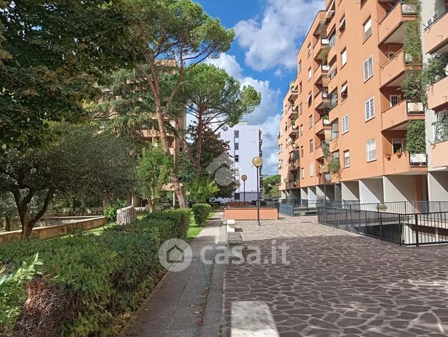 Box/posto auto in residenziale in Via Ercole Marazza