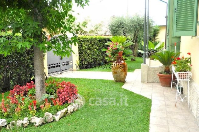 Casa indipendente in residenziale in Via Aurelia Sud