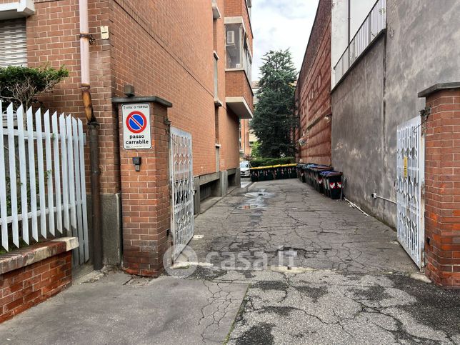 Box/posto auto in residenziale in Via Carlo Giovanni Brugnone 4