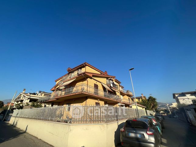 Appartamento in residenziale in Via Giuseppe la Farina 13