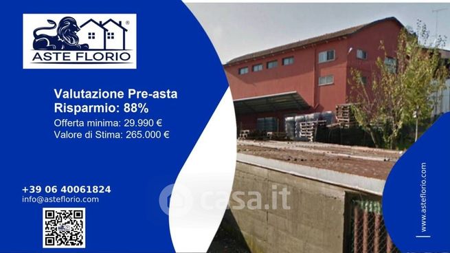 Capannone in commerciale in Via Privata