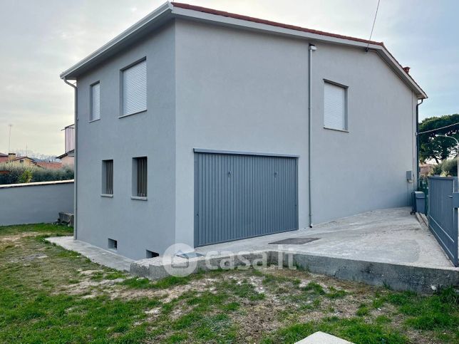 Appartamento in residenziale in Strada dei Colli 6