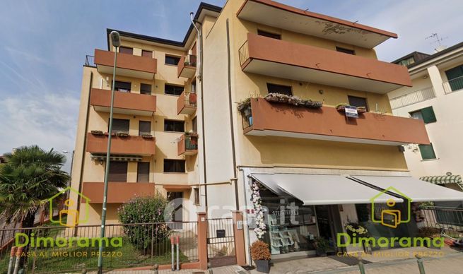 Appartamento in residenziale in Via Bottenigo 42