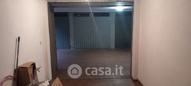 Box/posto auto in residenziale in Via Giotto