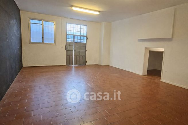 Capannone in commerciale in Via della Tecnica 40