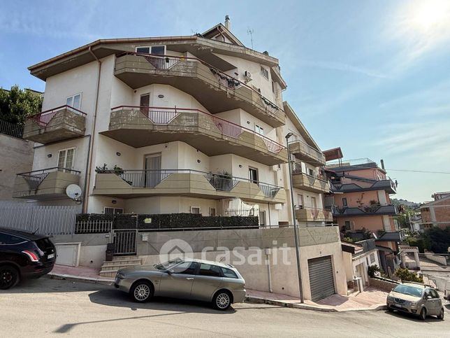 Box/posto auto in residenziale in Via Sant'Onofrio 78