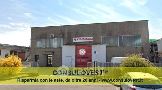 Capannone in commerciale in Via delle Industrie 7