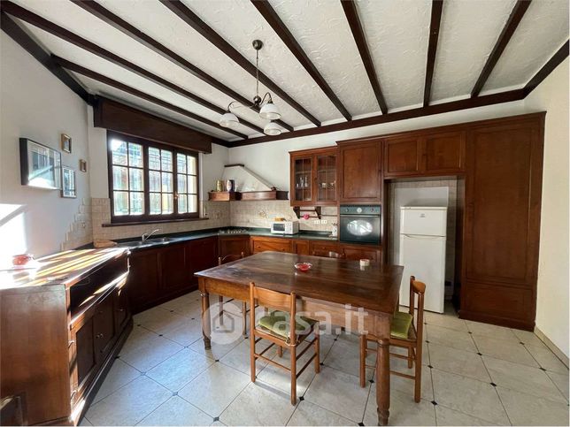 Casa indipendente in residenziale in 