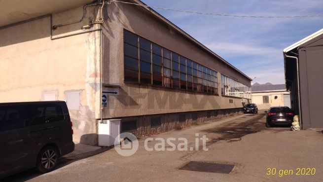 Capannone in commerciale in Via Giuseppe Garibaldi 57