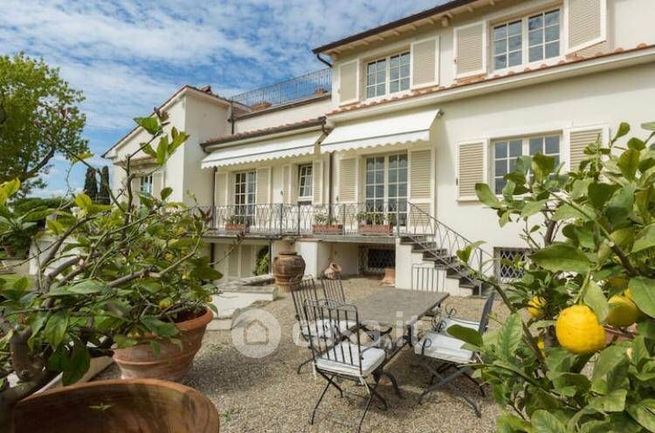 Villa in residenziale in Via San Domenico