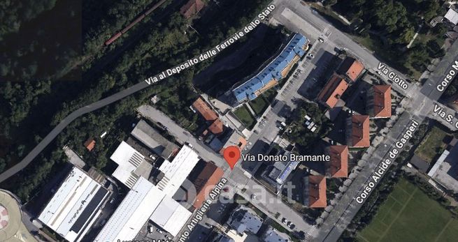 Box/posto auto in residenziale in Via Donato Bramante