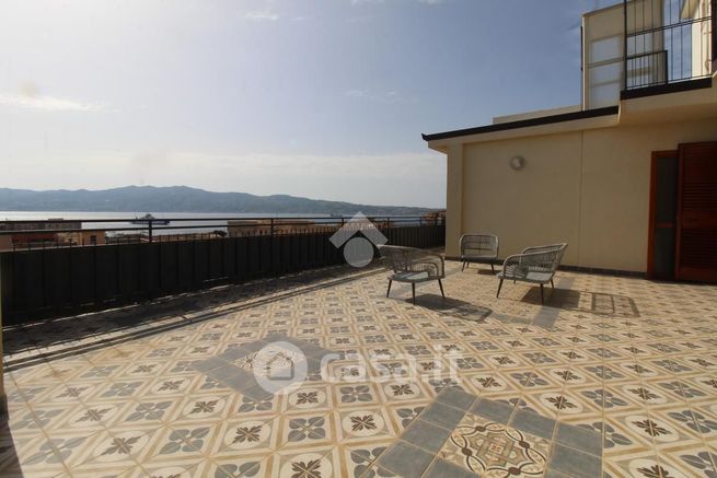 Appartamento in residenziale in Via Micene 22