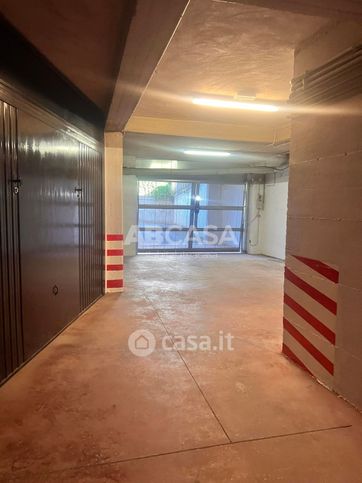 Box/posto auto in residenziale in Via Eduardo de Filippo