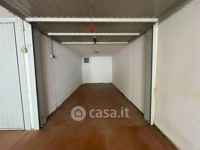 Box/posto auto in residenziale in Via Chiesa 5