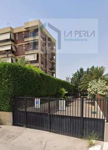 Box/posto auto in residenziale in Via Monte Pollino