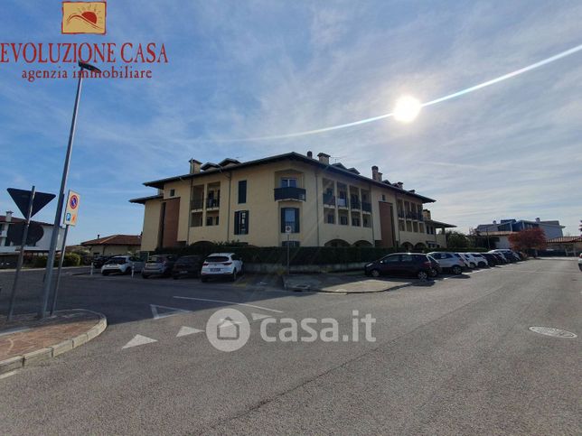 Ufficio in commerciale in Via Cau de Mezo