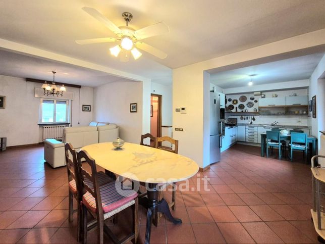 Villetta a schiera in residenziale in Traversa 1 36