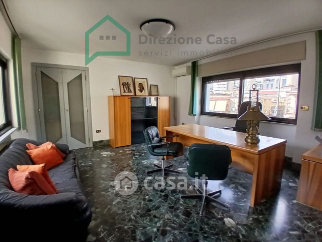 Ufficio in commerciale in Via Pietro Raimondi