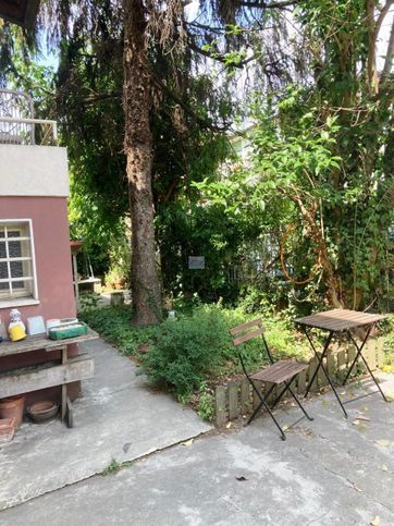 Casa indipendente in residenziale in
