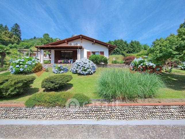 Villa in residenziale in Via Verbano