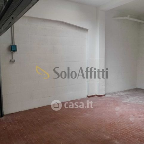 Box/posto auto in residenziale in Via di Novoli 75