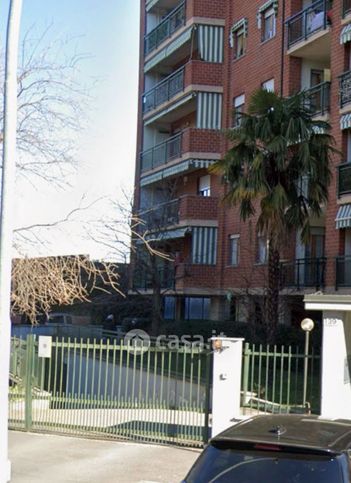 Box/posto auto in residenziale in Corso Antony 39