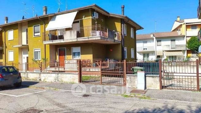 Casa indipendente in residenziale in Via Antonio Labriola 19
