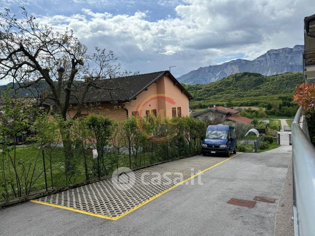 Box/posto auto in residenziale in Viale Dante 9