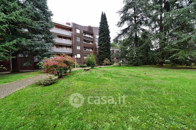 Appartamento in residenziale in Via Marmolada 5