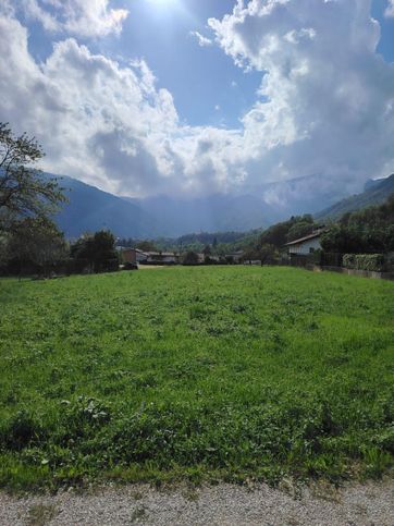 Terreno edificabile in residenziale in Via Monte Spinoncia