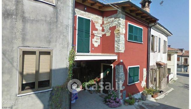 Casa indipendente in residenziale in Via Ziano 17