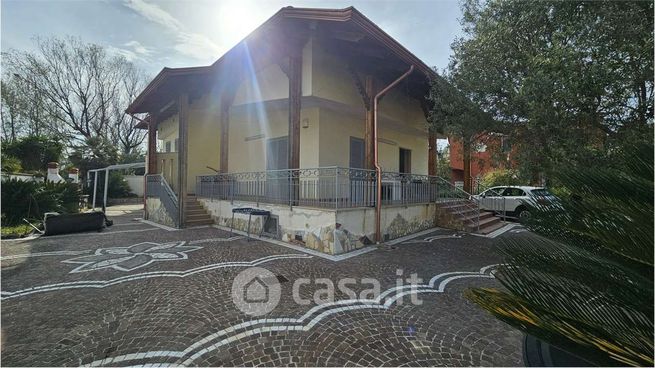 Villa in residenziale in 