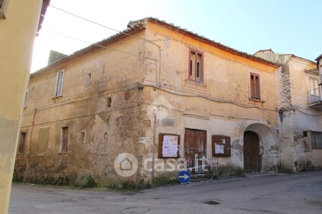 Casa indipendente in residenziale in 