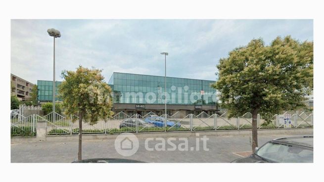 Ufficio in commerciale in Via Nazionale delle Puglie 199